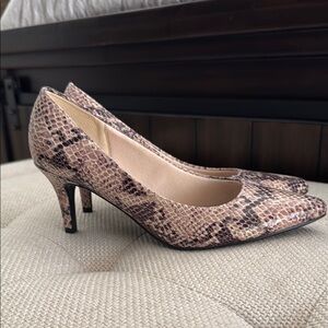 Snakeskin Patterned Women's Pumps